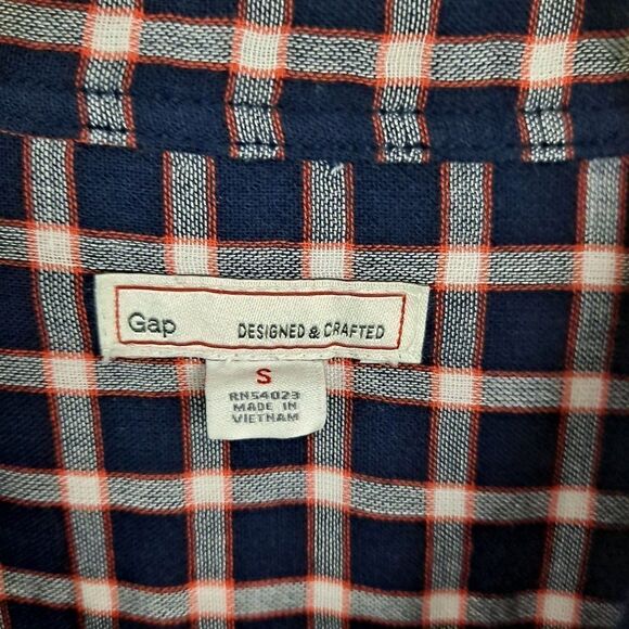 Gap Ladies button front Blouse NWOT - Picture 8 of 9